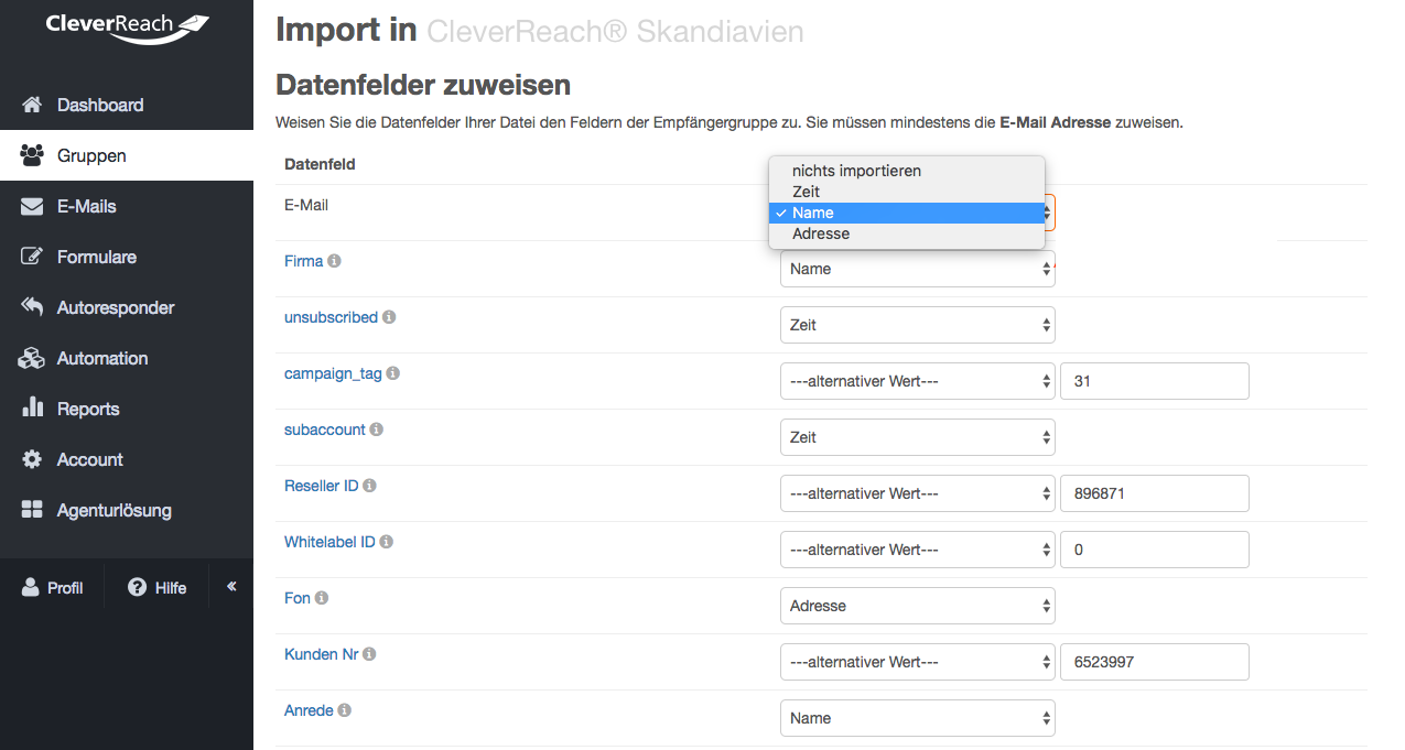 Screenshot: • Nun wird Ihnen die Datenfeldzuweisung angezeigt. Hier legen Sie fest, wie die Daten Ihrer Importdatei mit den bestehenden Feldern in Ihrer CleverReach®-Empfängerliste verknüpft werden.